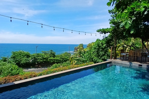 2 outdoor pools