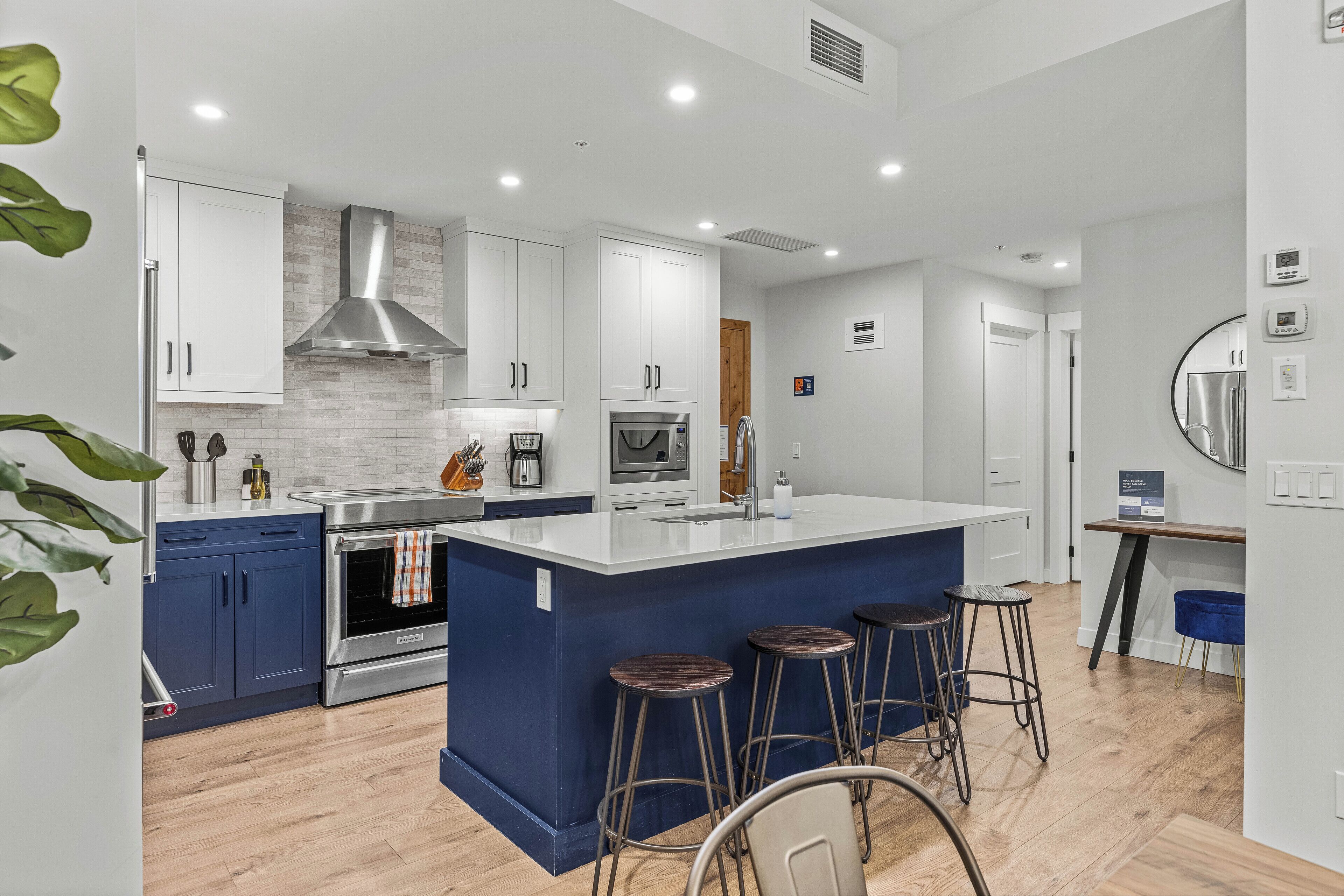 冰箱、微波炉、烤箱、炉灶