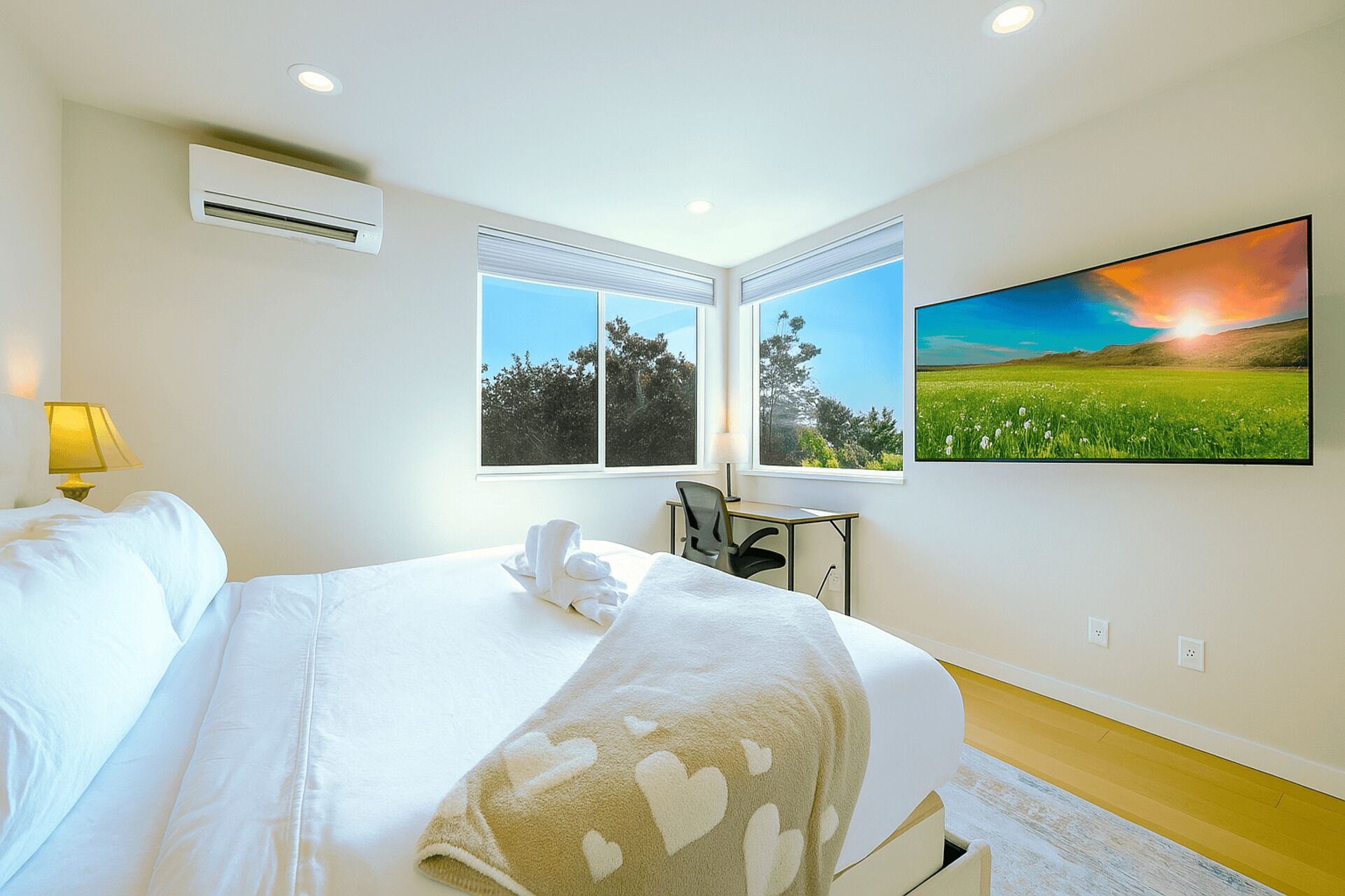 2 bedrooms, iron/ironing board, free WiFi, bed sheets