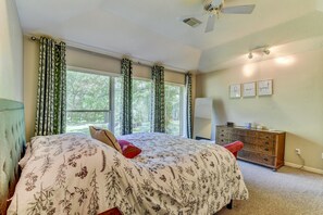 3 Schlafzimmer, Schreibtisch, Bügeleisen/Bügelbrett, kostenloses WLAN