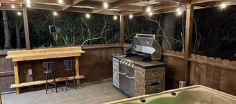 Riverside country retreat with easy access to all that Houston has to offer