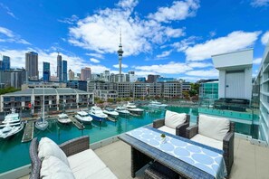 Property grounds - Waterfront Apartment with Sky tower & Harbour View (Auckland)