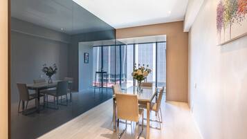 Apartment, 1 Bedroom | Dining