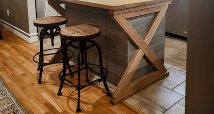 Walking Distance to Downtown Asheville and Brewery District. Park 2 cars onsite.