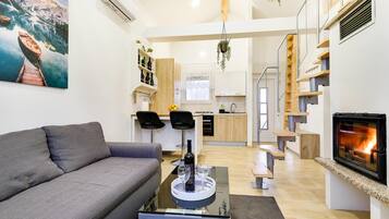Smart TV y chimenea