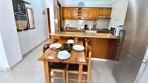 Kaffetrakter/tekoker, kjøleskap, mikrobølgeovn og vannkoker