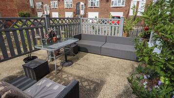 Cottage | Tempat makan luar