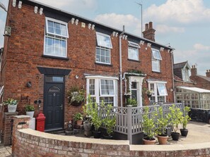 Cottage | Exterior - 1 The Bays (Skegness)