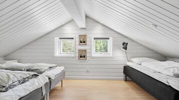 3 bedrooms, iron/ironing board, free WiFi