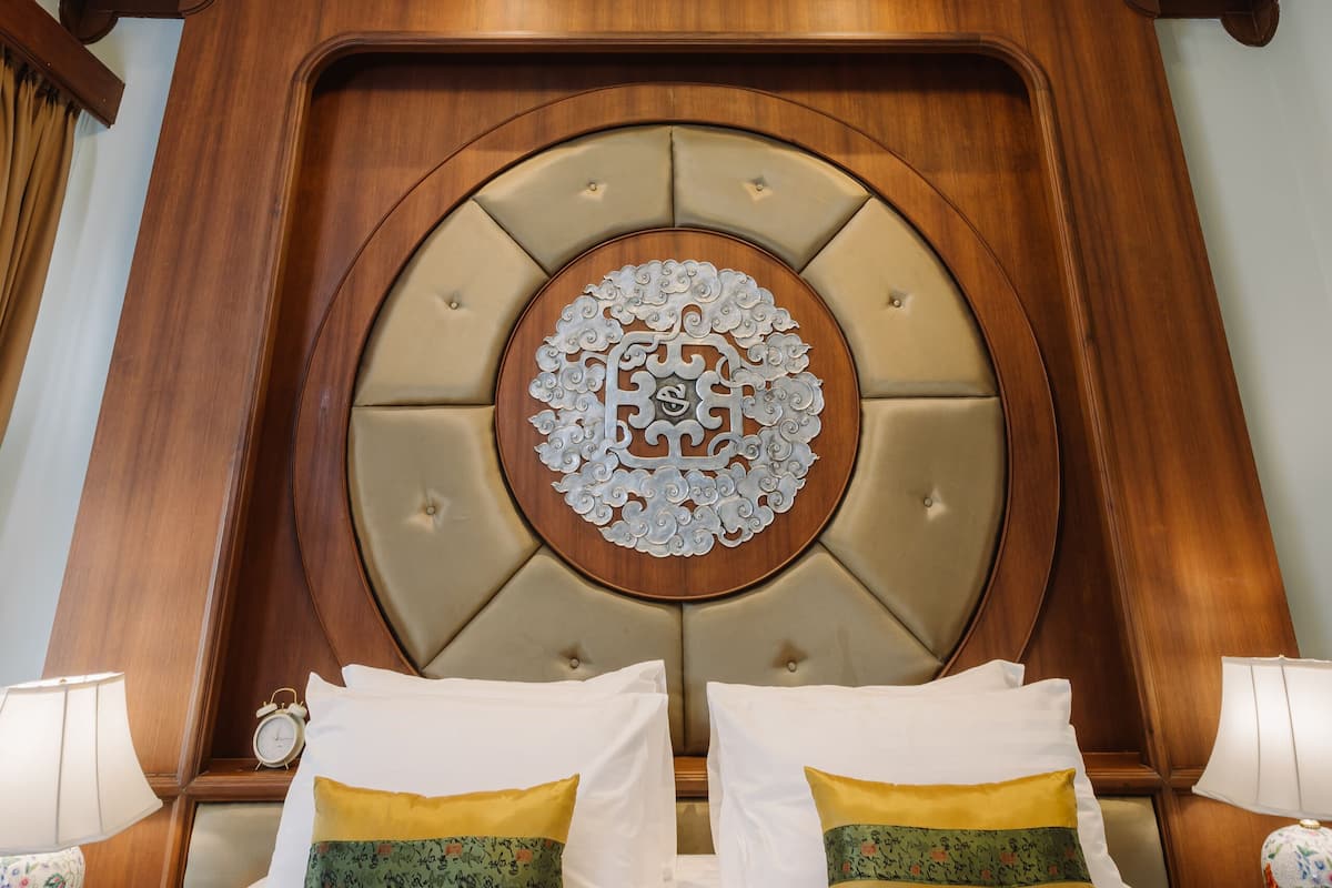 Suite Jacuzzi Room | Minibar (free items), in-room safe, desk, laptop workspace