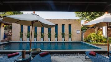 Outdoor pool, pool umbrellas