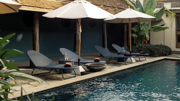Outdoor pool, pool umbrellas