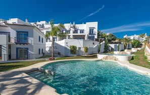 Piscina coperta, piscina all'aperto