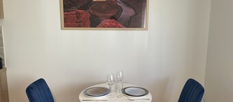 Au Calme et Proche Centre-ville, Studio Rénové Avec Équipements Neufs et Parking