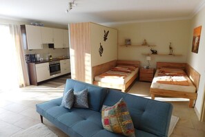 Smart TV y chimenea 