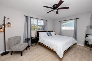 3 slaapkamers, een strijkplank/strijkijzer, gratis wifi, beddengoed