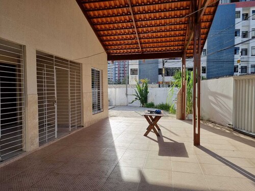 Casa Amarela Aeroclube