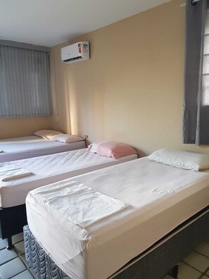 6 bedrooms, iron/ironing board, WiFi, bed sheets - Casa Amarela Aeroclube (Aeroclube João Pessoa)