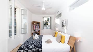 8 bedrooms, iron/ironing board, WiFi, bed sheets