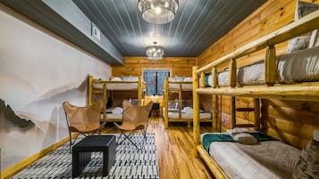 12 bedrooms, free WiFi, bed sheets