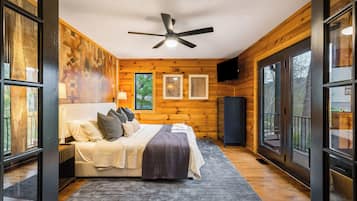 12 bedrooms, free WiFi, bed sheets