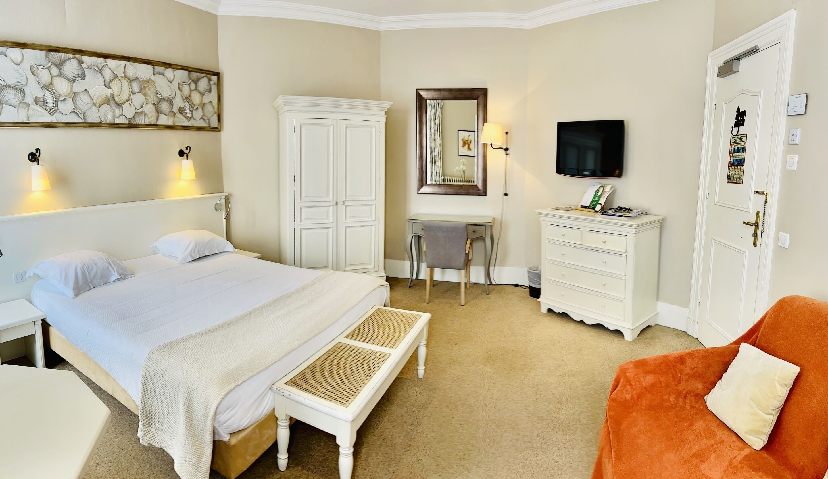 Superior Double or Twin Room, Ensuite | Individually decorated, individually furnished, laptop workspace