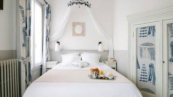 Kahden hengen standard-huone, näköala satamaan | Yksilöllisesti sisustettu, yksilöllisesti kalustettu