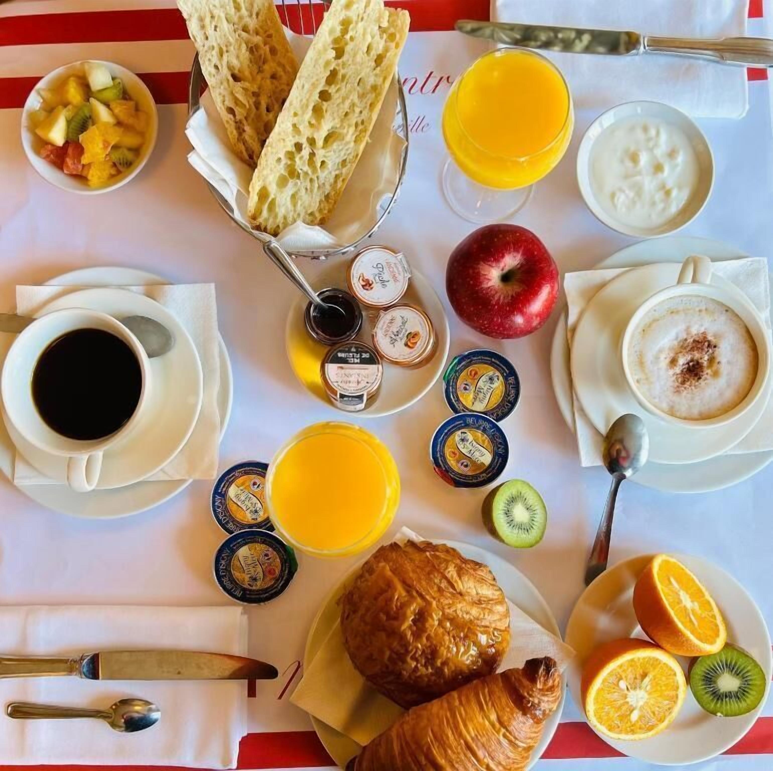 Petit déjeuner préparé sur commande servi tous les jours en supplément