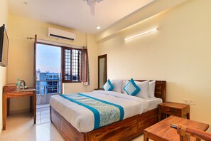 华丽双人房 | 办公桌、隔音、免费 WiFi