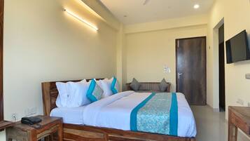 Deluxe Double Room | Desk, soundproofing, free WiFi
