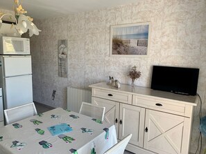 Interior - Cozy 1BR Apt 400m from Beach with Balcony, Parking & Scenic Views (Fort-Mahon-Plage)