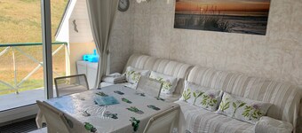 Apartamento acogedor con balcón, estacionamiento privado a 400m de la playa