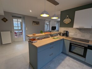 Réfrigérateur, micro-ondes, four, lave-vaisselle