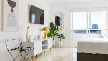 Iron/ironing board, travel cot, WiFi, bed sheets