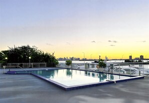 Et oppvarmet basseng