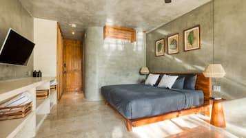 In-room safe, laptop workspace, free WiFi, bed sheets