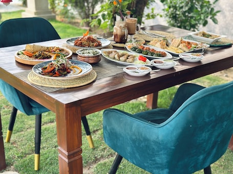 Food and drink. Lumbini Five Elements Hotel