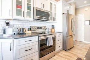 Fridge, microwave, oven, stovetop - Magnolia Aloha (Leland)