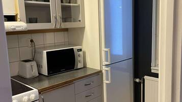 Apartment | Private kitchen | Fridge, microwave, oven, stovetop