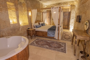 SuĂte grand | 1 quarto, roupas de cama premium, frigobar, individualmente decorados
