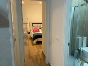 2 chambres, fer et planche à repasser, Wi-Fi, literie fournie