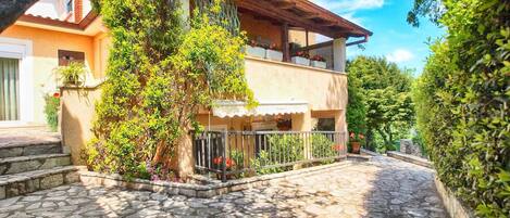 Overnatningsstedets område