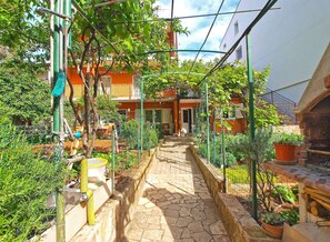 Property grounds - Holiday apartment with air conditioning (Pula)