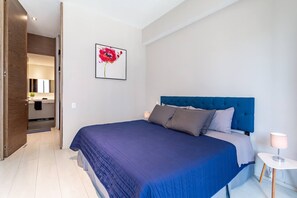 1 chambre, fer et planche à repasser, accès Internet, draps fournis