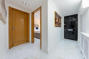 Interior - Victorian 1B Apartment with terrace near Paddington (London)