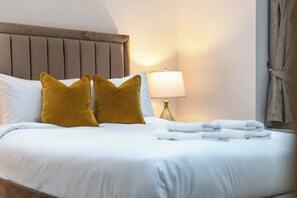 1 bedroom, iron/ironing board, travel cot, WiFi - Stylish 1B Apartment with terrace in Paddington (London)