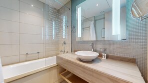 Apartment | 2 bedrooms - Business Bay - Damac Towers Paramount D 2307 (Dubai)