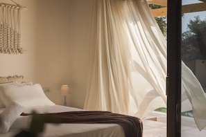 3 bedrooms, in-room safe, iron/ironing board, free WiFi - Nonos Fioro - Bougainvillea 3 Bedroom Villa (Kydoni)