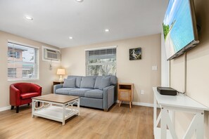 House, 1 Bedroom | Living area