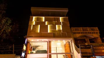Mặt tiền nơi lưu trú